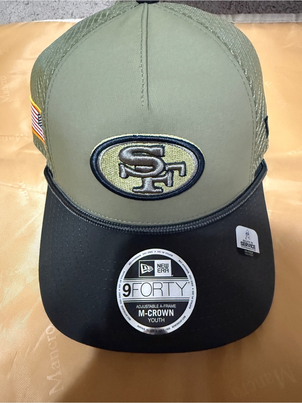 New Era 9FORTY San Francisco 49ers Logo Trucker Cap - Olive & Black YOUTH